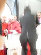 Svatý otec Benedikt XVI. přichází do kostela Svatého Václava.